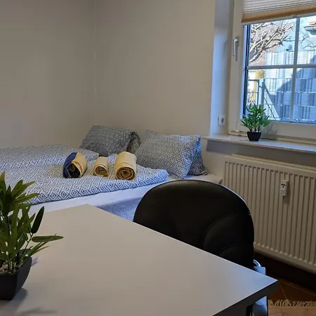 بيت ضيافة Harmonie Im Gruenen - Charmantes Erdgeschoss Privatzimmer Mit Gartenzugang